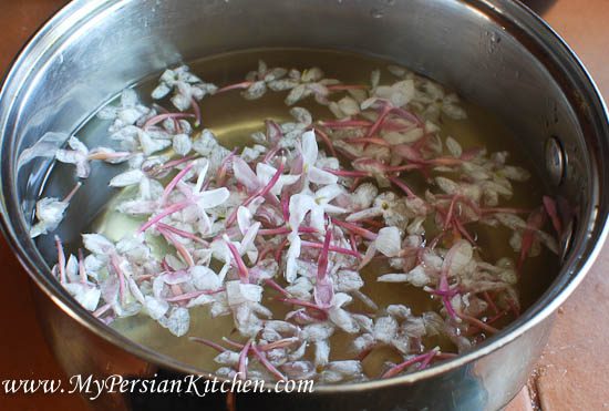 Jasmine syrup: a recipe at home