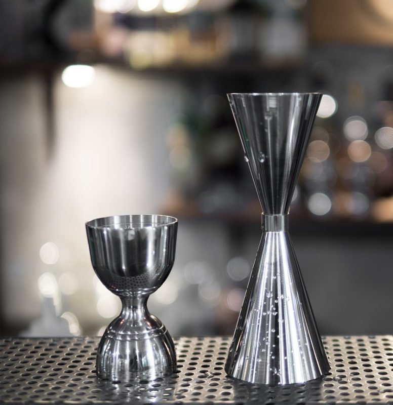 Jigger &#8211; the concept, types and styles of a bar measuring cup