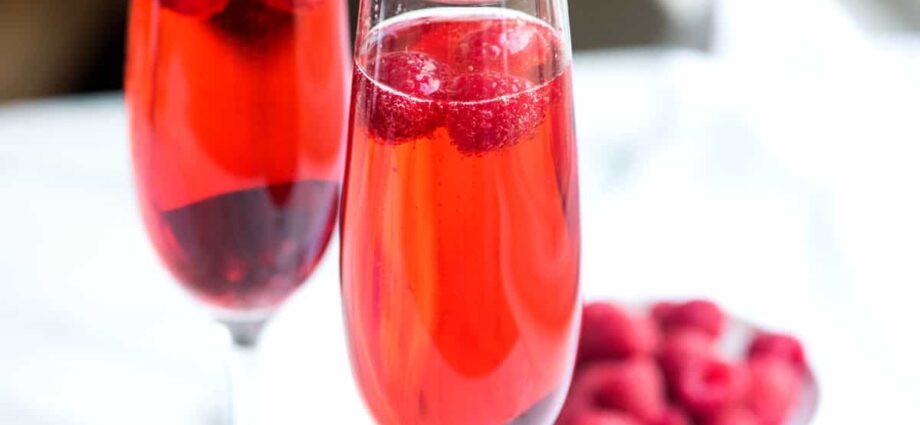 Keir and Kir Royal cocktail recipe &#8211; aperitifs with Crème de Cassis