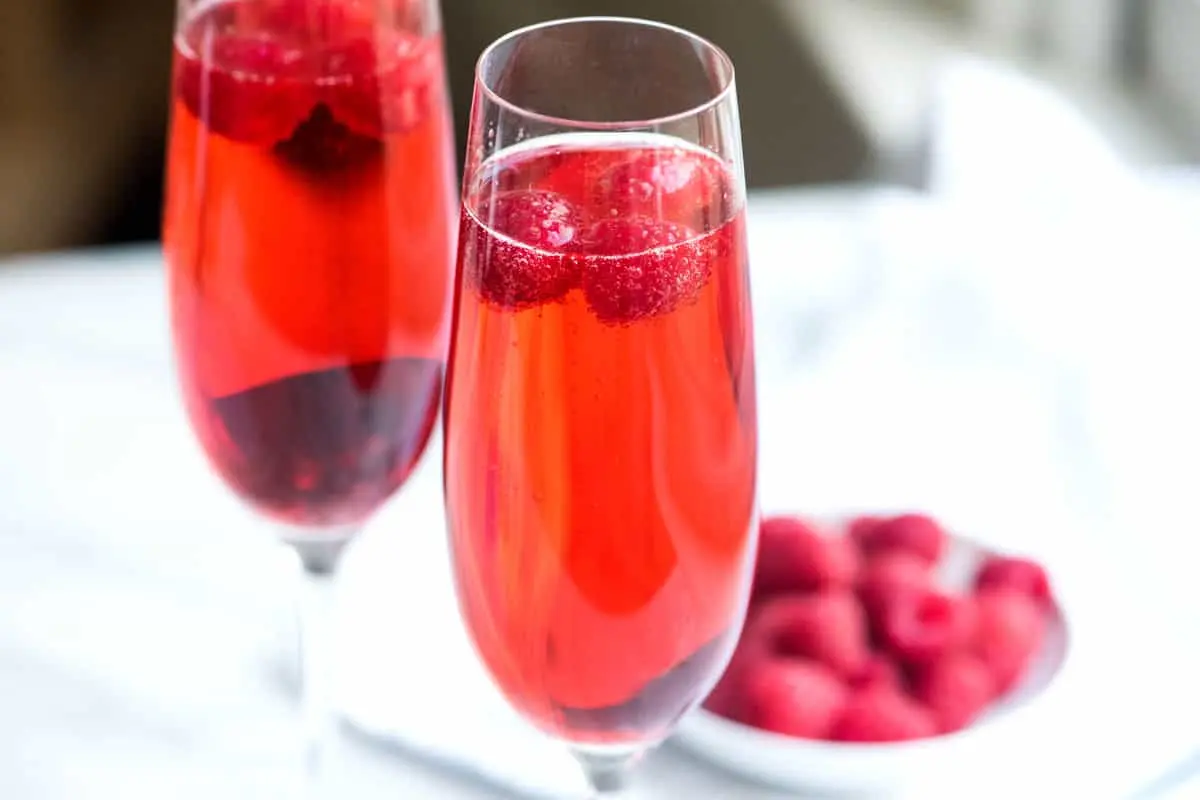 Keir and Kir Royal cocktail recipe &#8211; aperitifs with Crème de Cassis