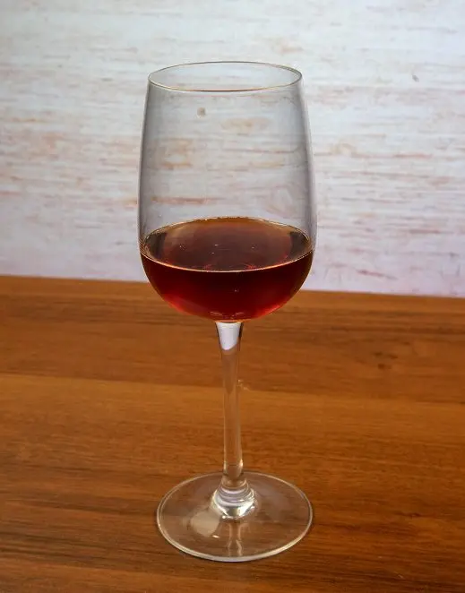 Kir (Kir) &#8211; a cocktail invented by a priest