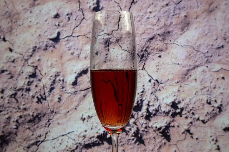 Kir (Kir) &#8211; a cocktail invented by a priest