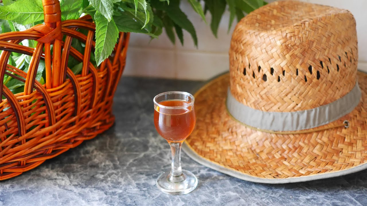 Krupnik &#8211; homemade honey liqueur