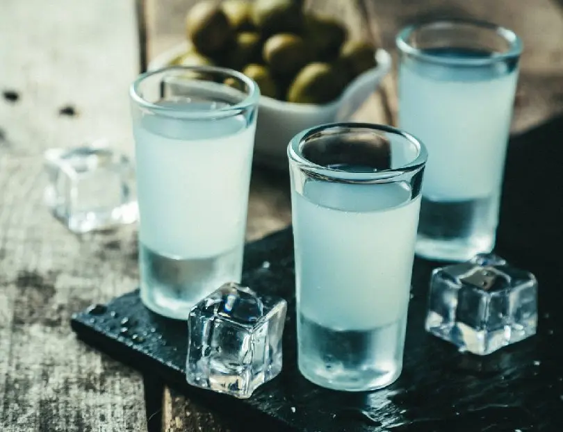 Ksarak (Ksarak) is a Lebanese analogue of sambuca