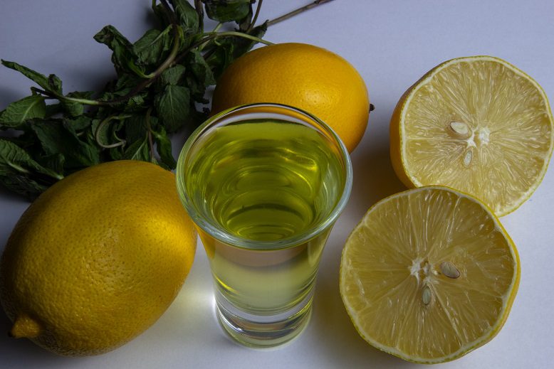 Lemon tinctures on vodka, moonshine and alcohol