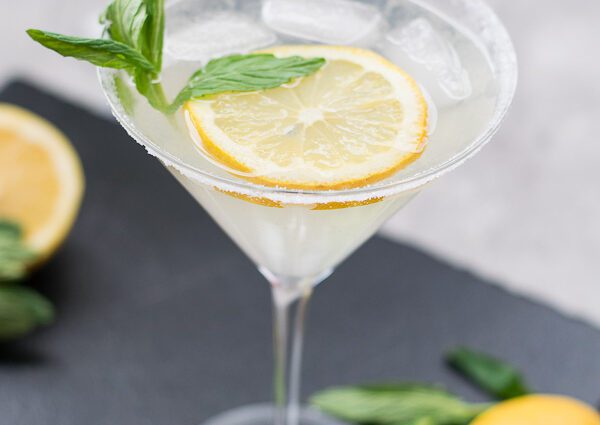 Lemon vodka at home &#8211; a universal recipe