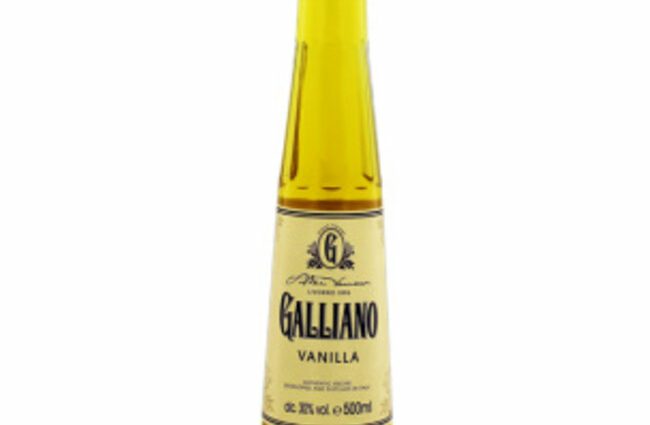 Liquor Galliano (Galliano) &#8211; Italian essence of more than thirty herbs