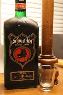 Liquor Schwarzhog: review, history, how to drink + 5 cocktail recipes