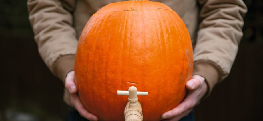 Making a pumpkin beer keg