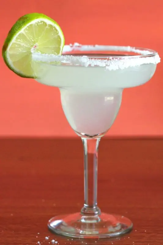 Margarita cocktail and its recipe