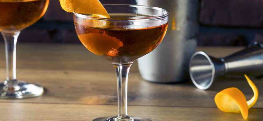 Martinez (Gold Rush Cocktail)