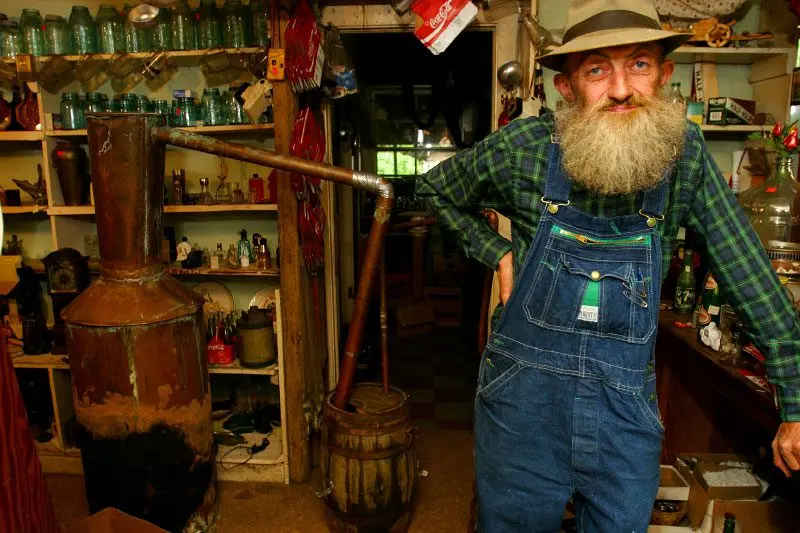 Marvin &#8220;Popcorn&#8221; Sutton &#8211; the most famous moonshiner and his bourbon recipe