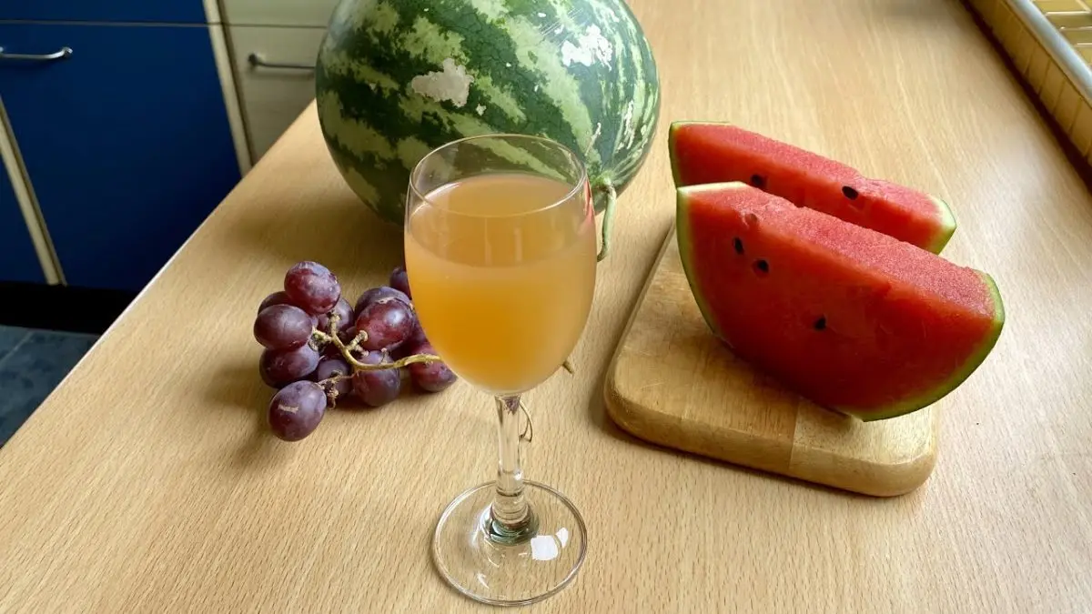 Melon wine at home