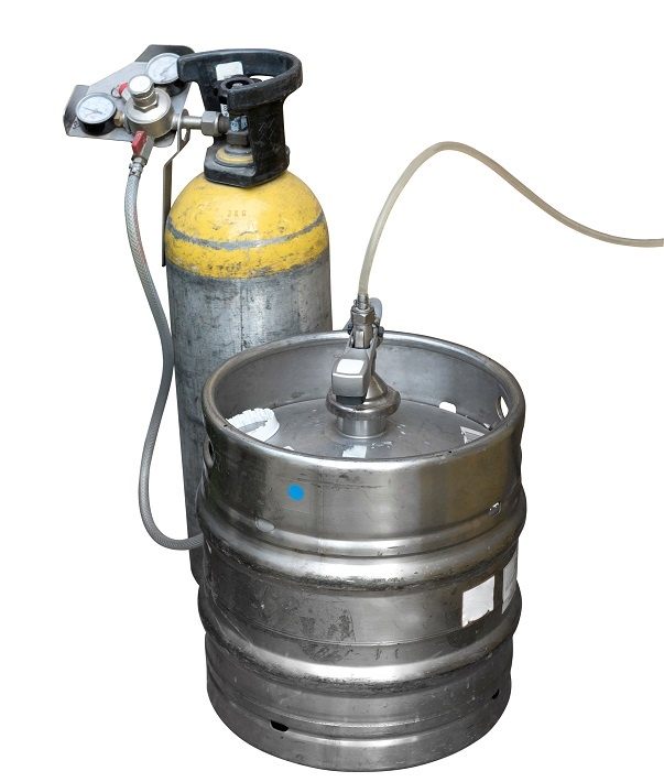 Methods for carbonizing homemade beer with a primer