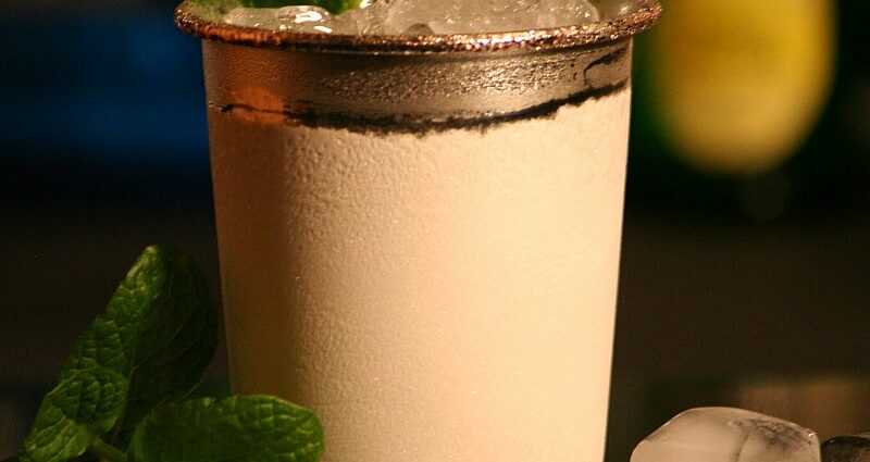 Mint Julep &#8211; a cocktail of connoisseurs of bar art