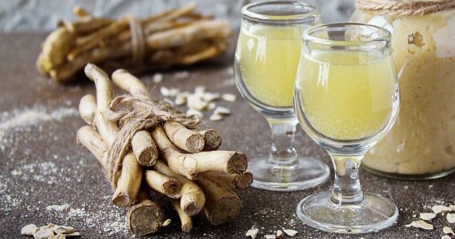 Moonshine: 6 herbal recipes