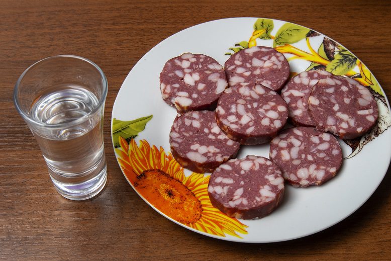 Moonshine from apple or grape pomace (pomace)