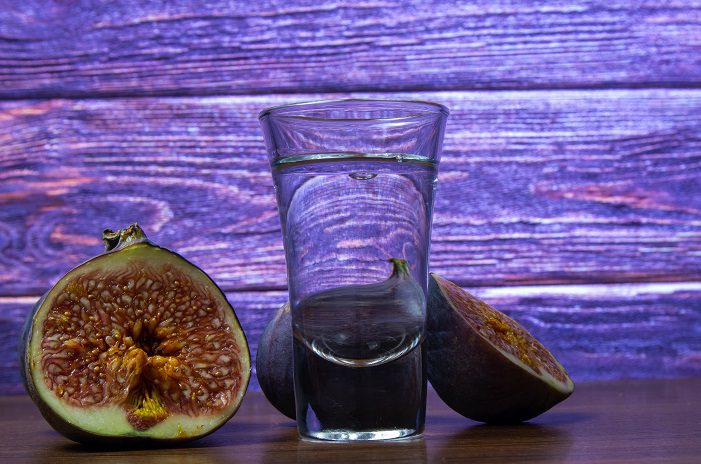 Moonshine from figs (fig tree fruits)