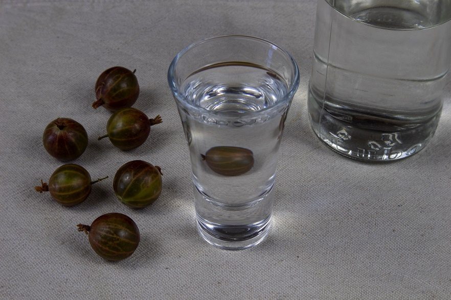 Moonshine from gooseberries (agrus)