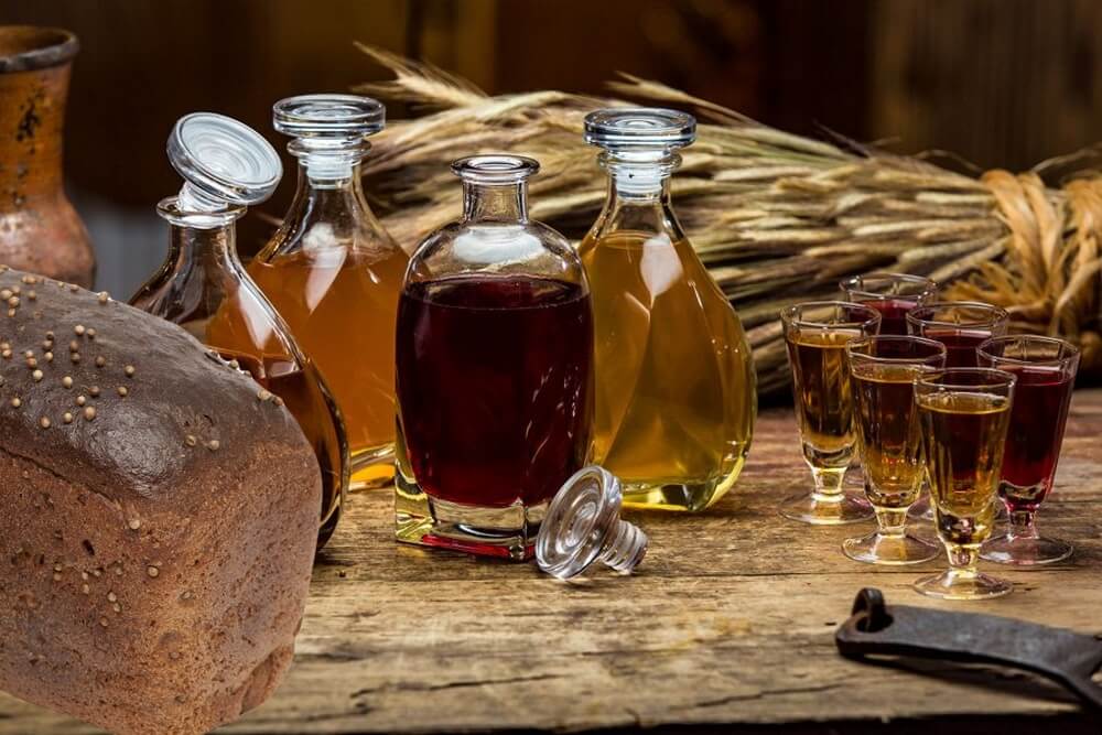 Moonshine tinctures &#8211; healing recipes