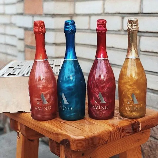 Mother-of-pearl champagne (with sparkles) &#8211; a new fashion in sparkling wines