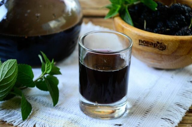 Mulberry tincture: a simple recipe at home