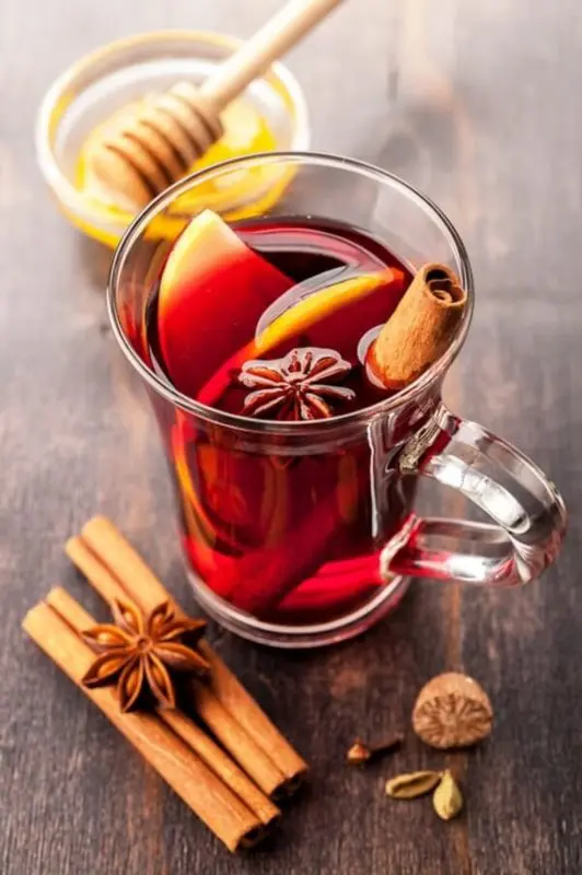 Mulled wine: 12 recipes at home