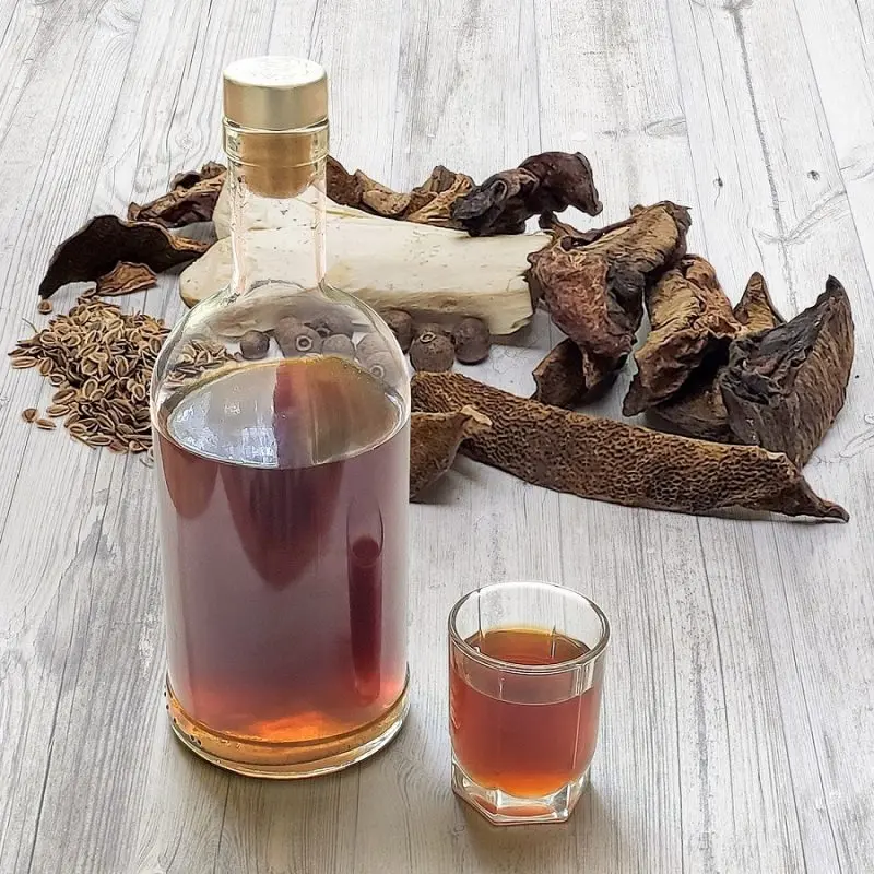 Mushroom tincture with horseradish for barbecue and other meat dishes