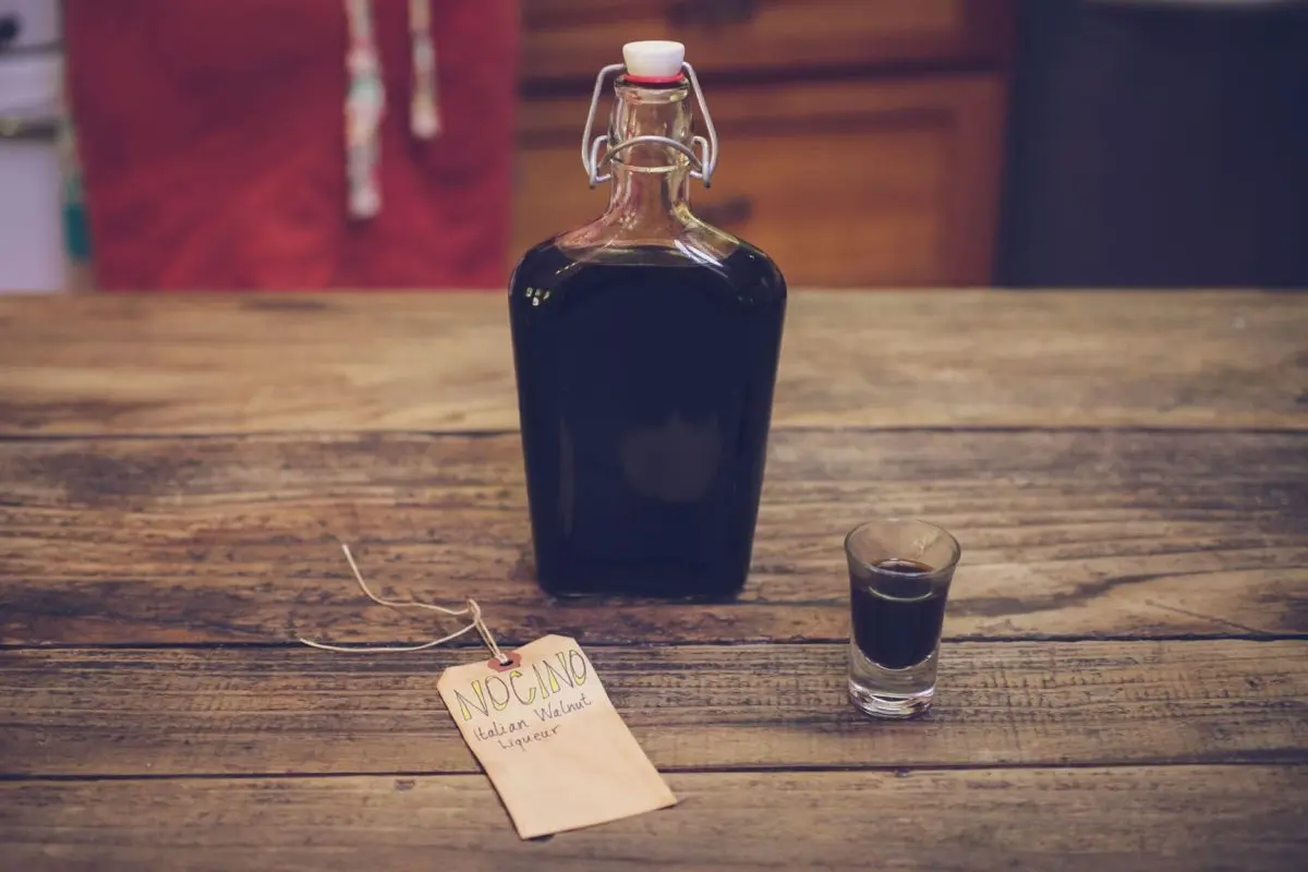 Nut liqueur: 5 recipes at home