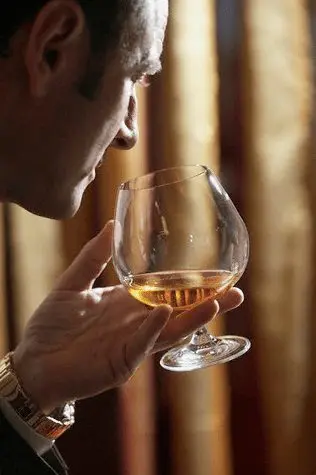 On the tradition of eating cognac with lemon