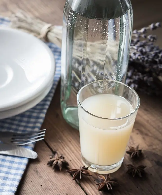 Pastis (Pastis) &#8211; an anise substitute for absinthe from Provence