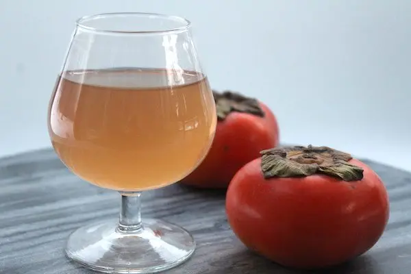 Persimmon wine: 2 recipes at home