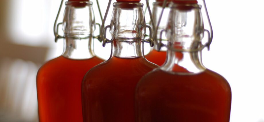 Pomegranate liqueur: 6 recipes at home