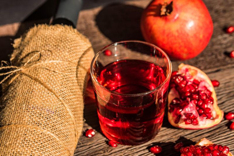 Pomegranate wine at home &#8211; recipes and technology