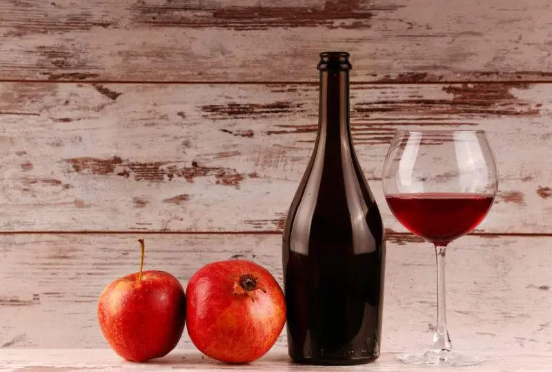 Pomegranate wine at home &#8211; recipes and technology