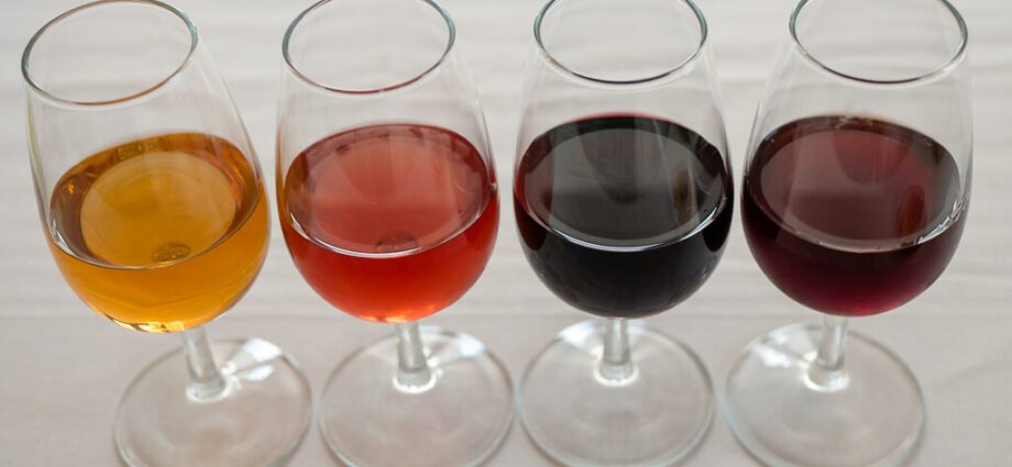 Port wine: how to choose and other tips for the buyer