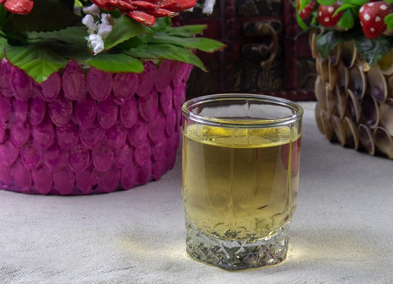 Pouring of dandelions without vodka