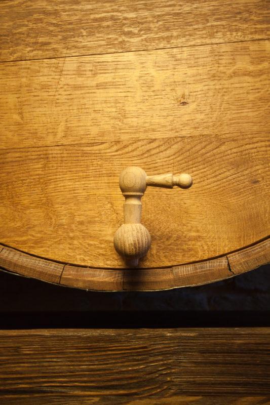 Preparation of an oak barrel for moonshine, cognac, whiskey and other things