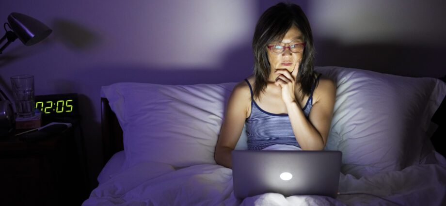 Procrastination before bed is bad for your health