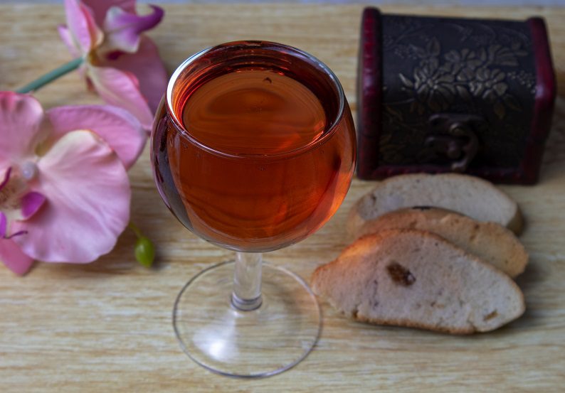 Proper homemade rhubarb wine (no herbal flavor)