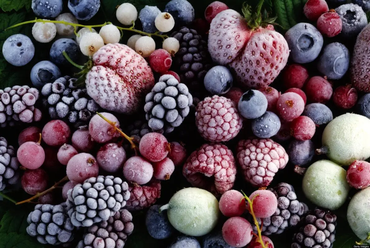 Proper tincture of frozen berries (currants, cherries, raspberries, etc.)