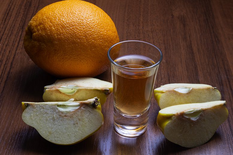 Quince tincture with orange