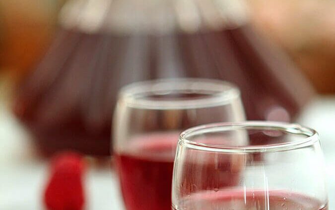 Raspberry liqueur: 11 recipes at home