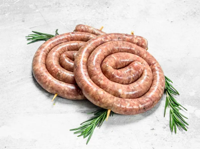 Recipe for homemade sausages in the gut (in a meat grinder)