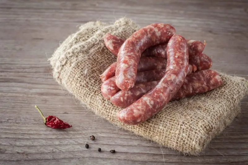 Recipe for homemade sausages in the gut (in a meat grinder)