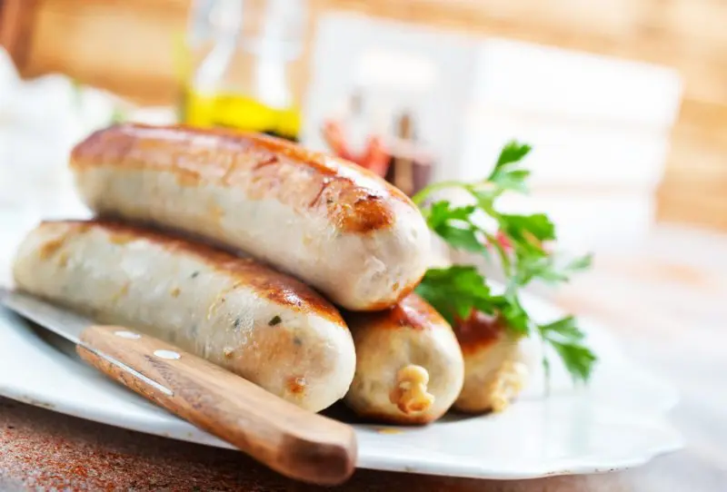 Recipe for homemade sausages in the gut (in a meat grinder)