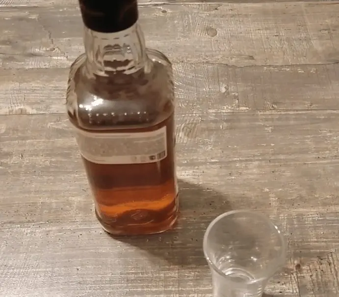 Recipes &#8220;whiskey&#8221; from moonshine at home