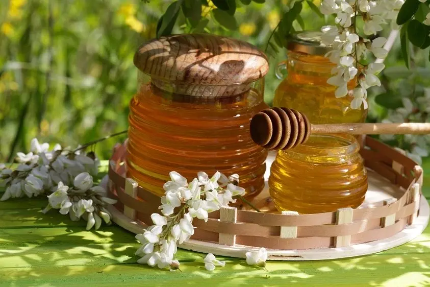 Replacing sugar with honey in homemade wine