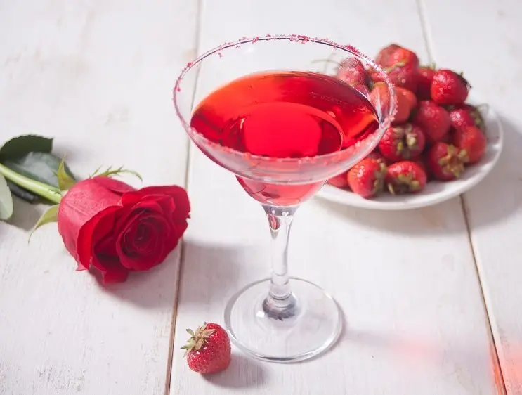 Rose (Rose) &#8211; female cherry-club cocktail