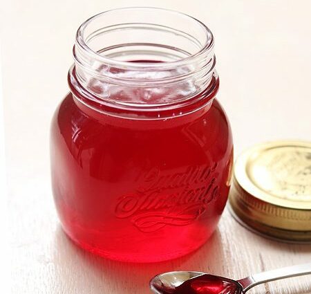 Rose syrup: 2 recipes at home